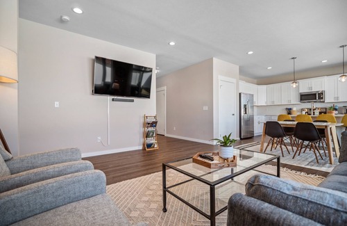 Spokane Casa | Modern Spacious Family Home w/ Hot Tub & Fire Pit