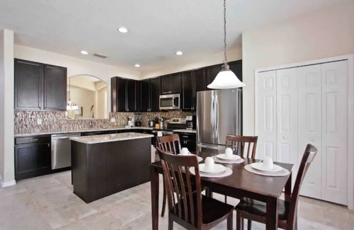 Veranda Palms Casa | Modern, Spacious & Fun ~ 15 mins to Disney ~ Pool