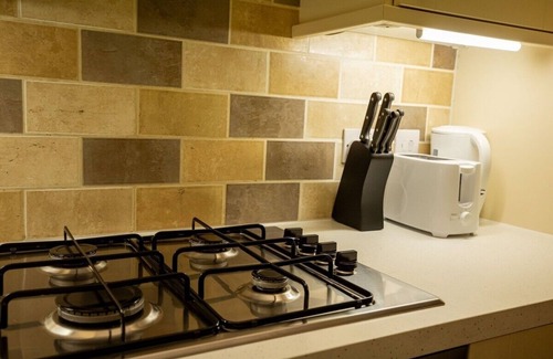 Wolverhampton Apartamento | Modern Spacious 2 Bed Apartment Wolverhampton with Free Secure Parking