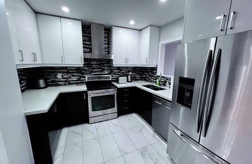 Meadowvale Village Casa | Modern & Spacious Home with Large Patio – Perfect for Relaxation!