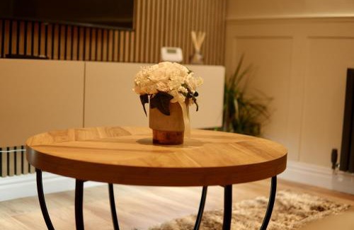 Oldham Casa | Modern, Spacious Home Near Manchester - Perfect for Families group