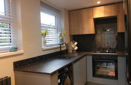 Oldham Casa | Modern, Spacious Home Near Manchester - Perfect for Families group