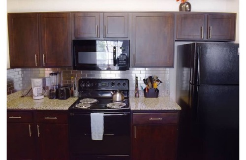 Stafford Apartamento | 3 bedrooms, 5 beds, Pool-View, 2nd floor. Free Parking, Wifi.