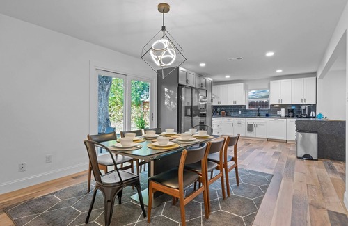 East MLK Casa | Modern Spacious min to Downtown/Domain *King Bed*