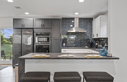 East MLK Casa | Modern Spacious min to Downtown/Domain *King Bed*