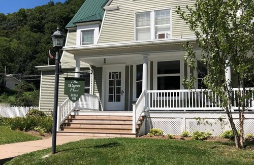 McGregor Casa | Retiro moderno y espacioso en el río Mississippi