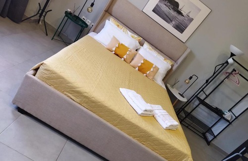Saronikos Apartamento | Modern & Spacious , Near Airport, Queen Bed, Pkg