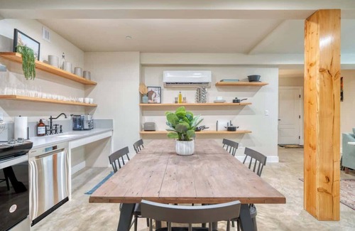 Mississippi District Apartamento | Modern Spanish 3BR | Steps to Mississippi