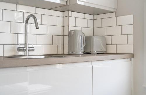 Queen's Park Apartamento | Modern Split Level 2BR Spacious Apt Maida Vale