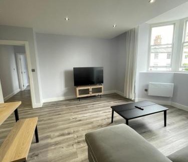 Abingdon Apartamento | Modern Square Flat - En-Suites - Luxury - 6 Guests