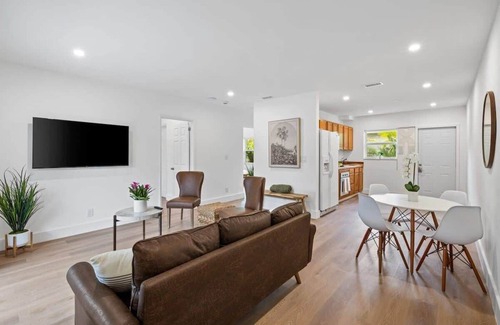 Sailboat Bend Apartamento | Modern Stay Condo- 2 bed 1 bath Near Riverwalk