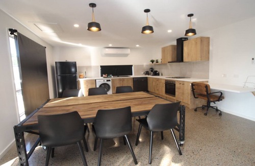 Horseshoe Bay Casa | Modern Stay in the Bay