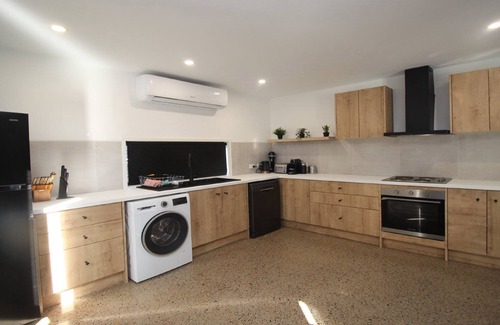 Horseshoe Bay Casa | Modern Stay in the Bay