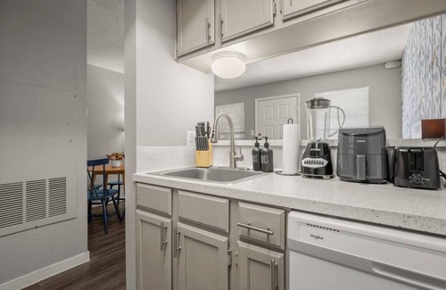 Hancock Apartamento | Modern Stay Near Downtown, Fast Wi-Fi+ Parking