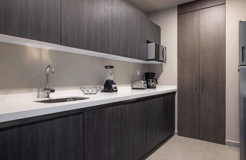 Monterrey Apartamento | Modern Stay w/ Pool, Balcony & Mountain Views