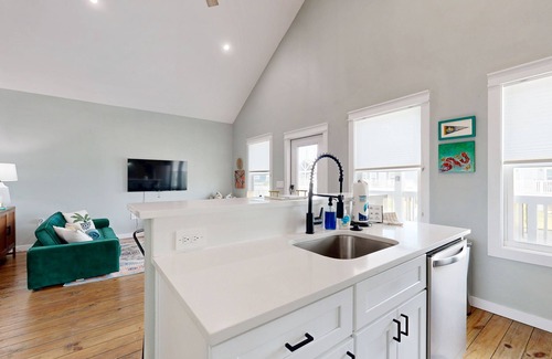Port Bolivar Casa | Modern | Steps to Beach | Shared Pool & Playground