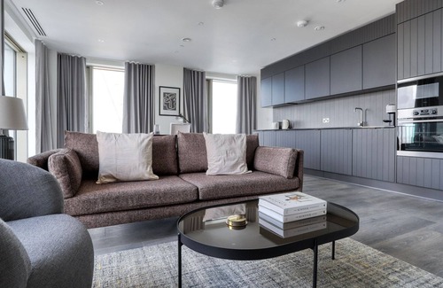 Stratford and New Town Apartamento | Modern Stratford 2BR w/ Security & Gym, nr Train Station, by Blueground