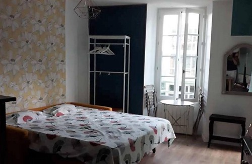 Penne-d'Agenais Apartamento | Estudio moderno de 23² en el corazón del pueblo medieval.