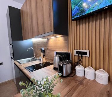 Tirana Apartamento | Modern Studio Apartment in a Villa - Tiranë