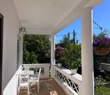 Tirana Apartamento | Modern Studio Apartment in a Villa - Tiranë