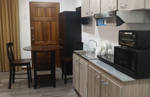 San Antonio de Belén Apartamento | Modern Studio Clean Safe Area Fast Wifi with Patio