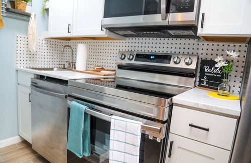 San Marco Cabaña | Modern studio cottage with private patio and parking