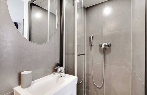 18th Arrondissement Apartamento | Modern Studio for 2P With A/C - Near Montmartre
