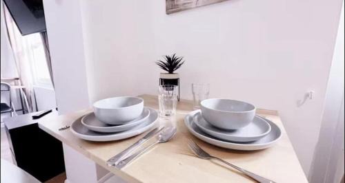 Chelsea Riverside Apartamento | Modern Studio in London by Stayfolk, Ideal for Short Stays - Sleeps 2