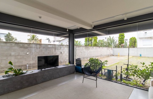 Cachoeira do Bom Jesus Apartamento | Modern Studio Just Minutes From the Beach Sid0209
