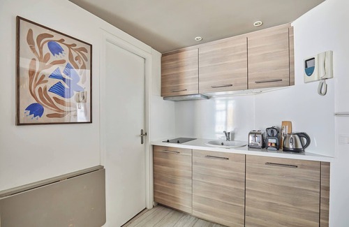 Chaillot Apartamento | Modern Studio Montaigne Champs Elysees
