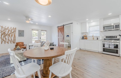 Little Elm Apartamento | Modern Studio Near Lake Lewisville | Fire Pit & Pets OK