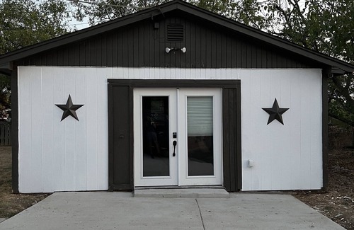 Little Elm Apartamento | Modern Studio Near Lake Lewisville | Fire Pit & Pets OK