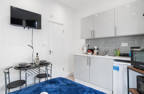 Brent Apartamento | Modern Studio Rooms in Zone 2 London
