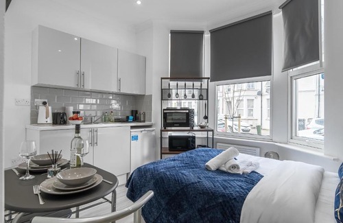 Brent Apartamento | Modern Studio Rooms in Zone 2 London