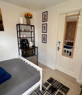 Tilbury Casa | Modern studio suite