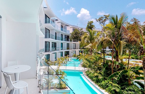 Tulum Apartamento | Modern Studio W/ Shared Pool, High-Speed WiFi, Central AC & Private Balcony!