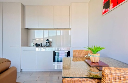 Kingston Apartamento | Modern studio w/t wifi & parking