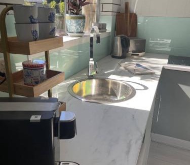 Athelstone Apartamento | Modern studio with private patio