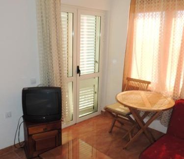 Rana Apartamento | Modern Studio with Sea View - Ulcinj - 25 m² - Balcony