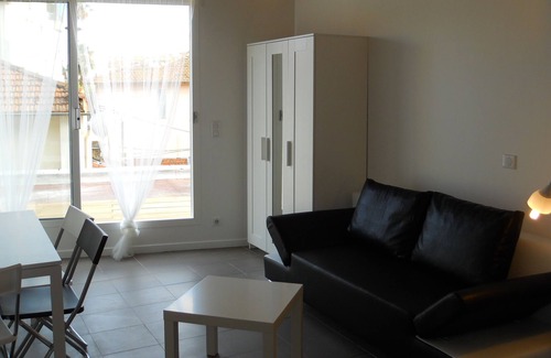 La Madeleine Apartamento | Estudio moderno con terraza orientada al sur, WiFi, a 700 m de la playa, todas las tiendas.