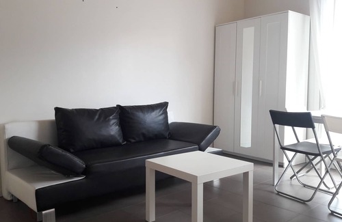 La Madeleine Apartamento | Estudio moderno con terraza orientada al sur, WiFi, a 700 m de la playa, todas las tiendas.