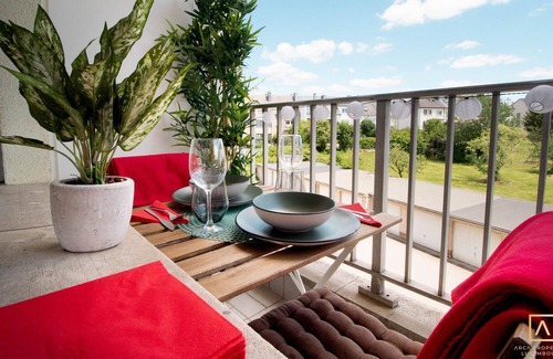 Gasperich Apartamento | Modern Style Studio w/ Balcony + Smart TV. Business / Leisure.