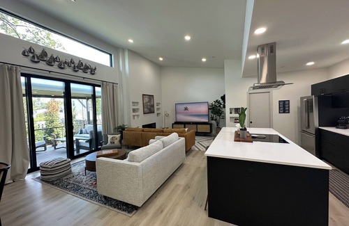 Annapolis Casa | Modern Styled Home in Historic Annapolis Eastport Neighborhood