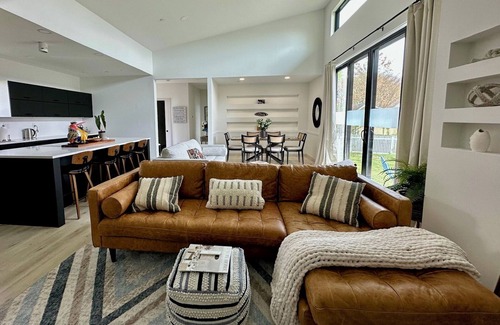 Annapolis Casa | Modern Styled Home in Historic Annapolis Eastport Neighborhood