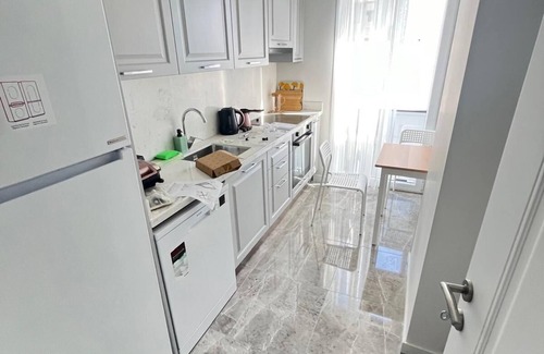 Kadikoy Casa | Modern & Stylish 2-Bedroom Apartment with Fast Wi-Fi in Central Istanbul