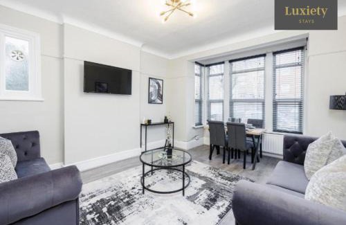 Southend-on-Sea Apartamento | Modern & Stylish 2BR - CITY CENTRE Nr High Street & C2C by Luxiety Stays