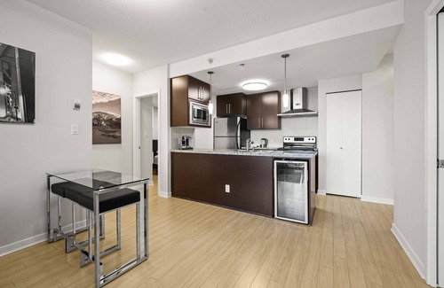 Gastown Condominio | Modern, Stylish 2br Condo - Sleeps 5+Pool/Gym/More