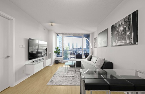 Gastown Condominio | Modern, Stylish 2br Condo - Sleeps 5+Pool/Gym/More
