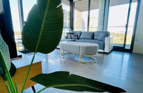 Macquarie Park Apartamento | Modern stylish 3 bedroom condo - Parking, Gym, Pool