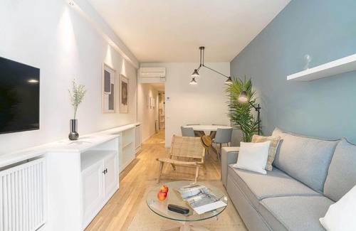 El Parc i la Llacuna del Poblenou Apartamento | Modern stylish 3 bedroom Arco de Triunfo